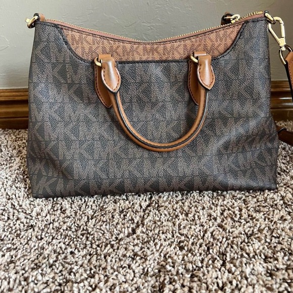 Michael Kors small satchel crossbody - Picture 3 of 8